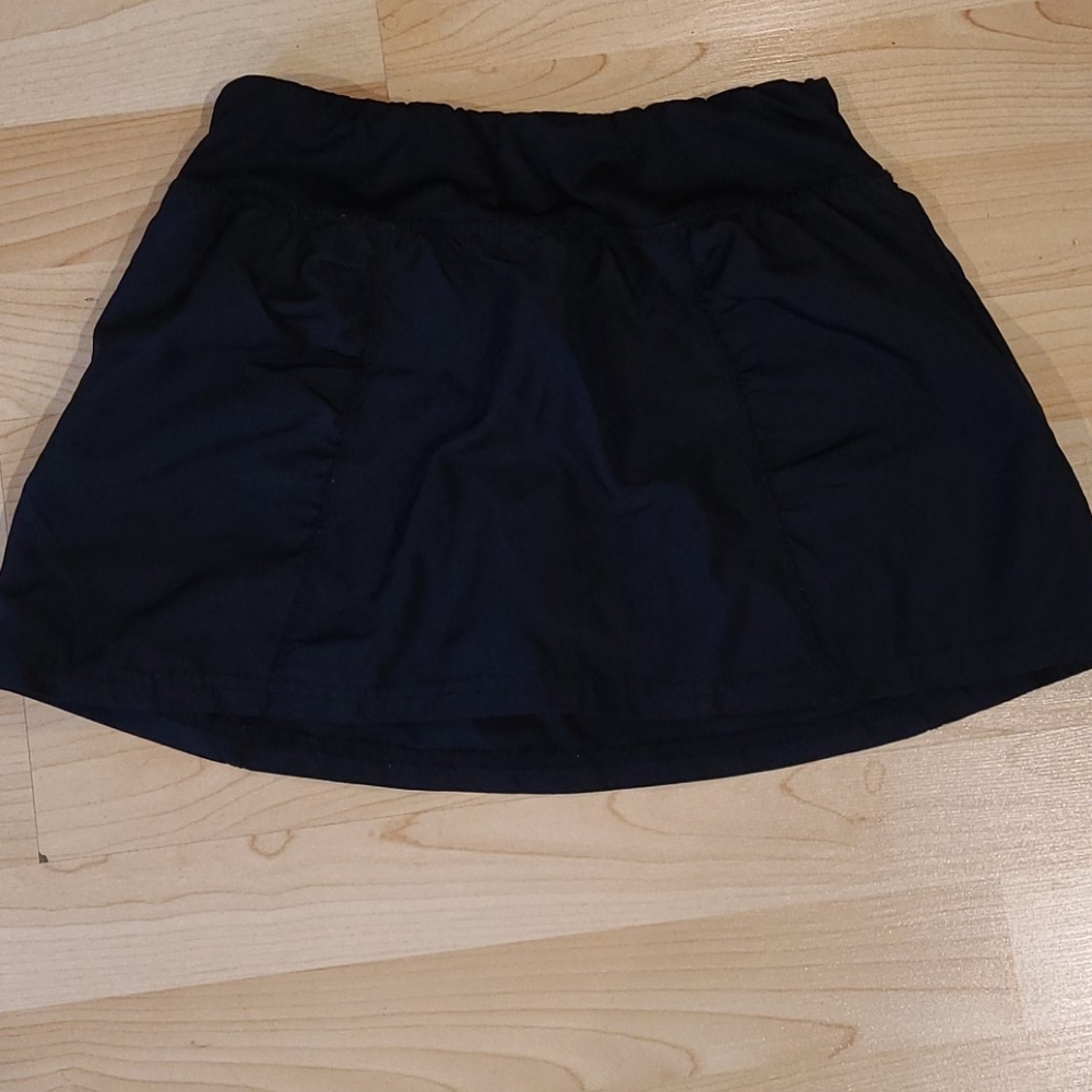 Girls Skort ( 10-12 large) black